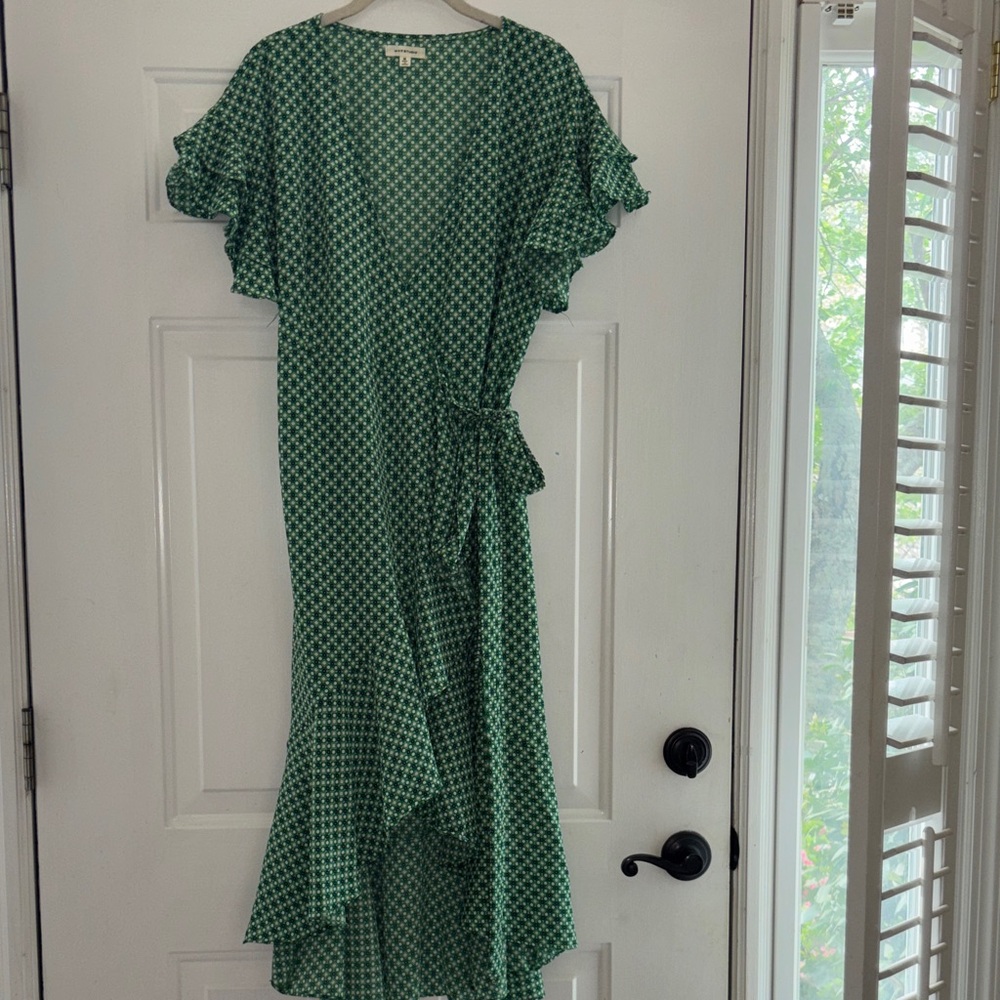Max Studio Green Geometric High-Low Wrap Dress Medium
